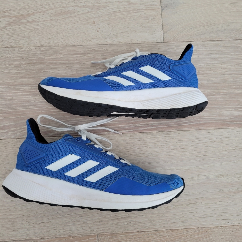 Shoes - Picture 5 of 9